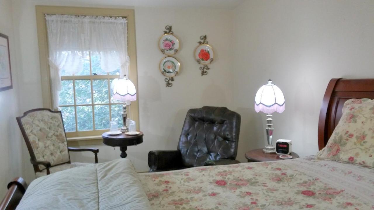 1732 Folke Stone Bed And Breakfast West Chester Exteriér fotografie